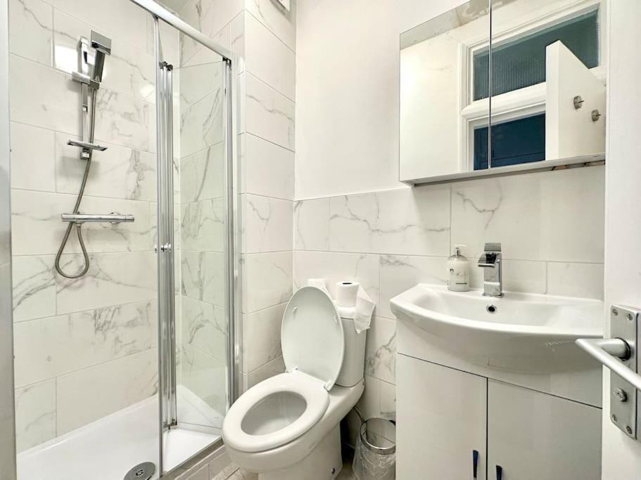 The Euston Guest House -60 London Bagian luar foto